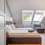 Domillion New Modern Old Town U2304 Апартаменти