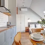 Domillion New Modern Old Town U2304 *